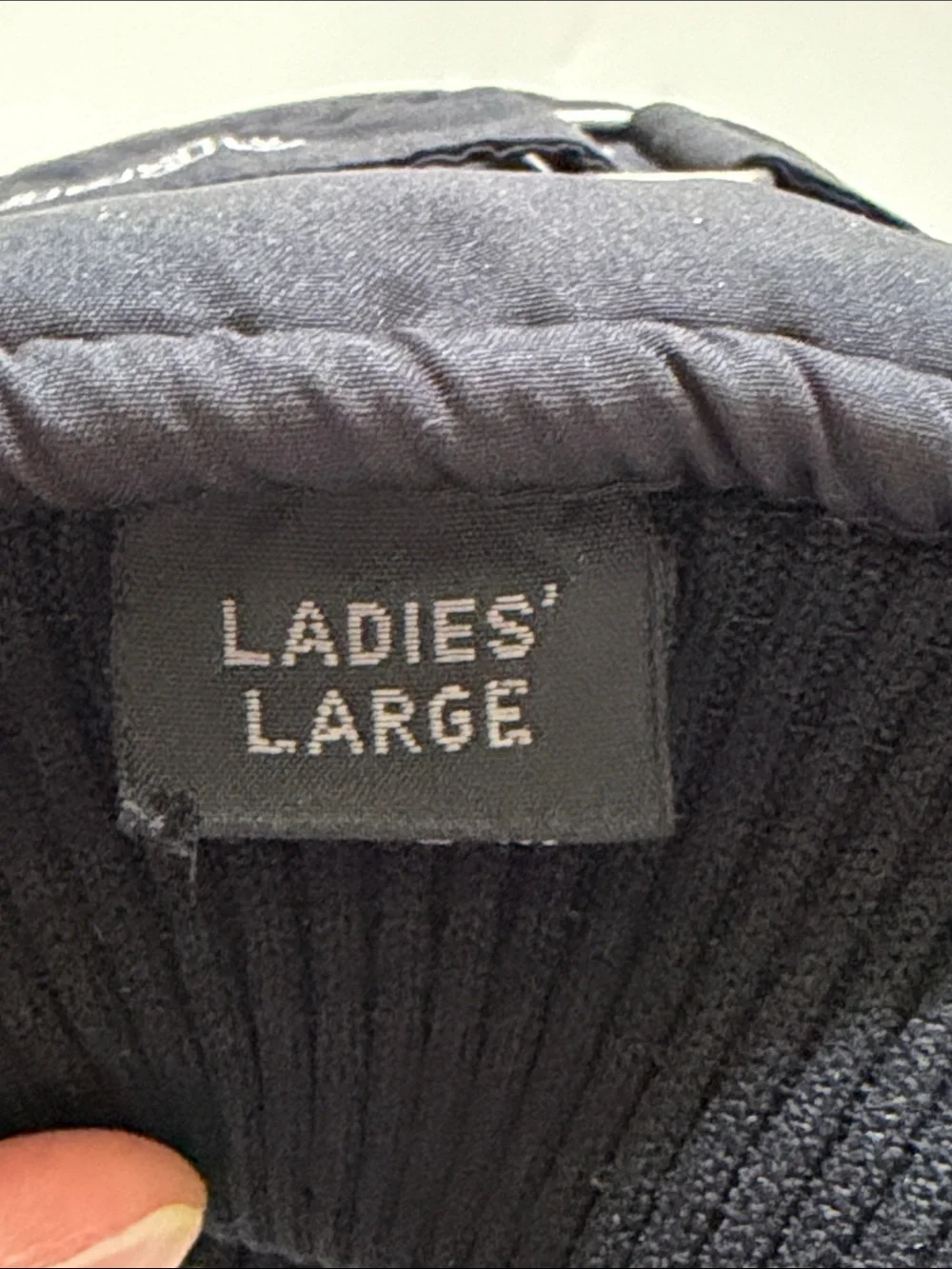 Obermeyer Women's Black Quilted Insulated Ski Gloves Wrist Straps Size L GoreTex
